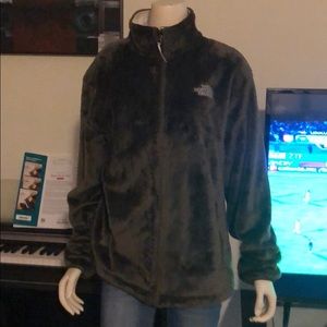 The northface women osito gray sweater.